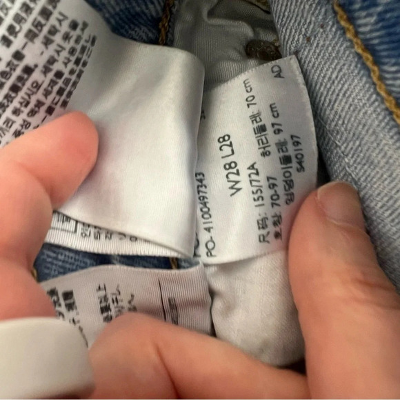 Levi’s 501 Raw Hem High Rise Light Wash Jeans Size 28 - Picture 7 of 8